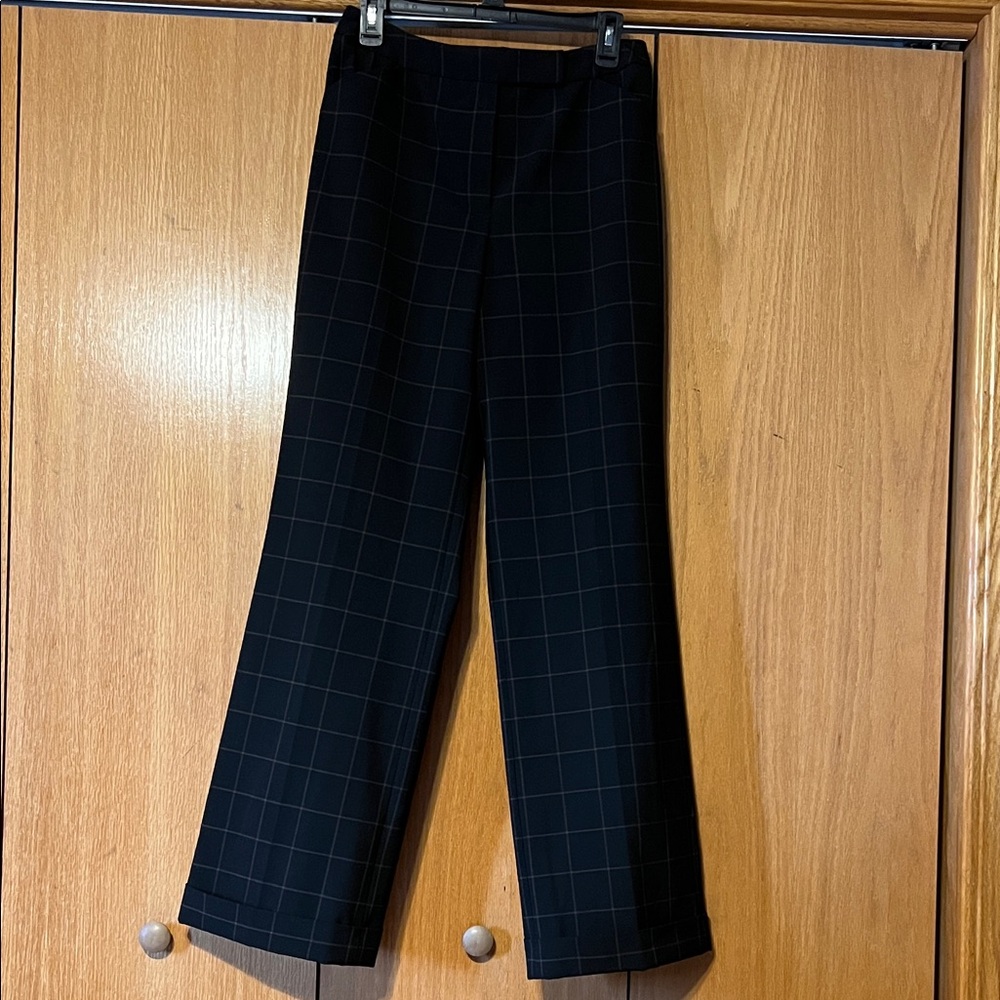 Talbots stretch wide leg dress pants window pain material size 8. Black & cream.